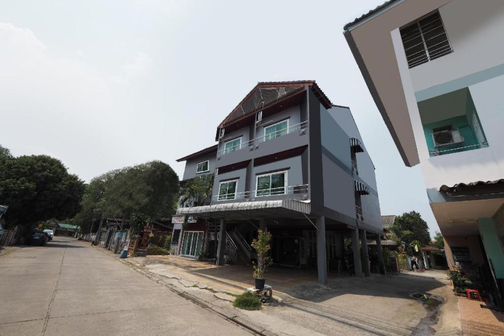 Bannsawasdee Aparthotel Chiang Rai Exteriör bild